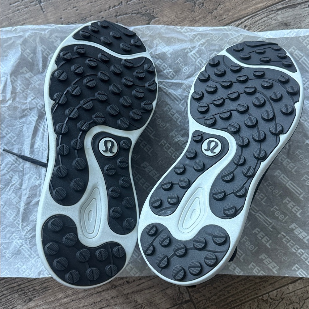lululemon athletica 	
Women's Blissfeel Trail Running Shoe - Picture 9 of 10